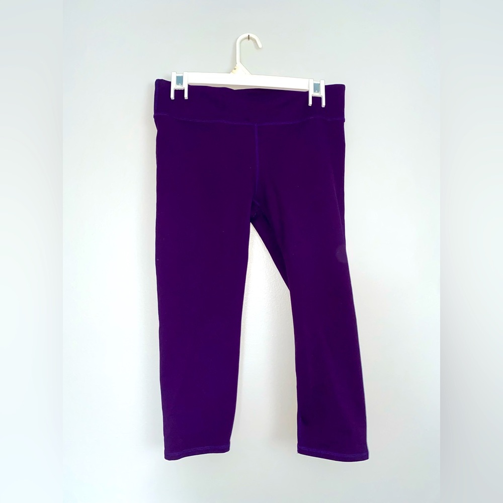 Fabletics eggplant purple capri leggings M